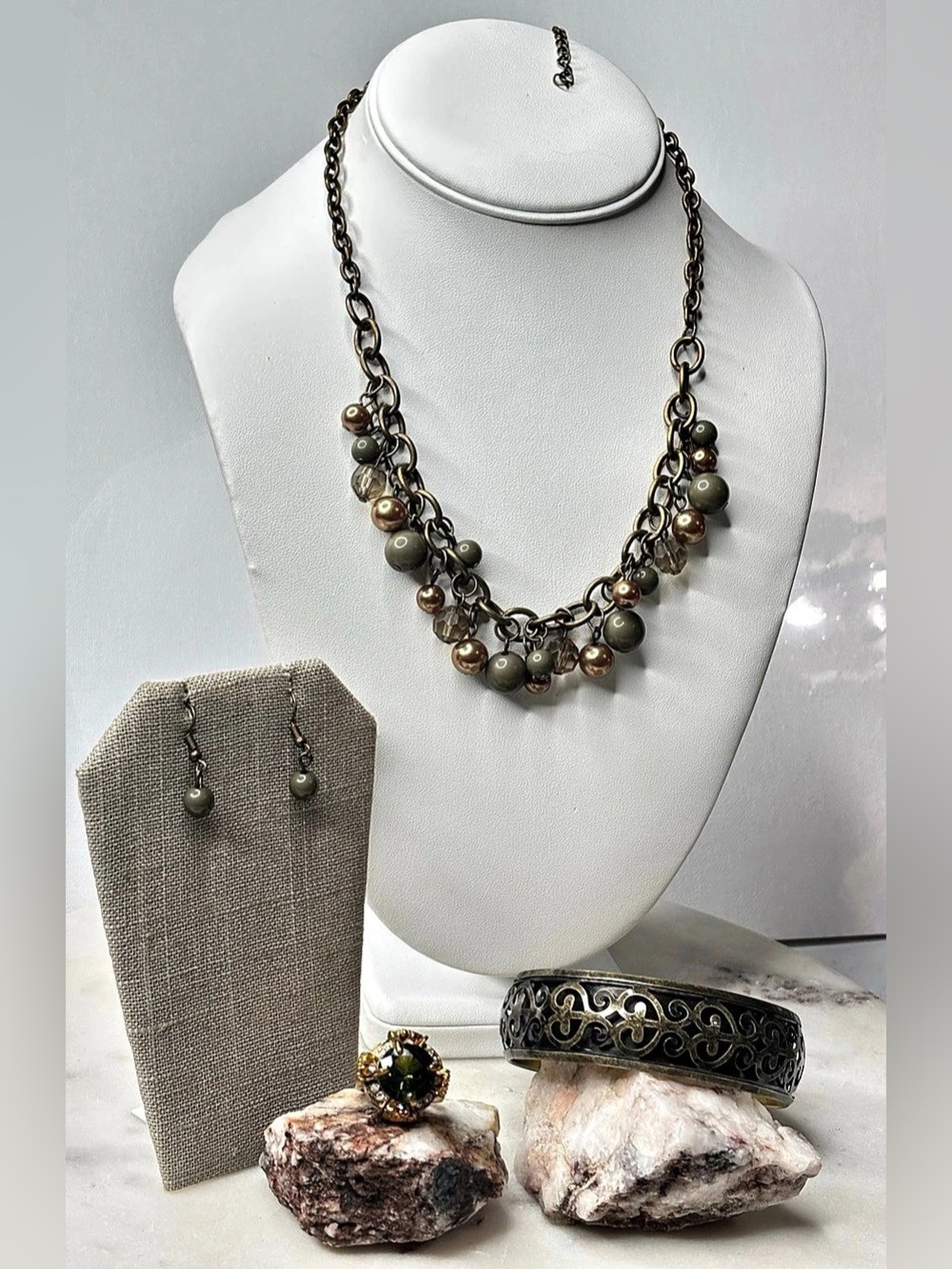 Vintage Beaded Jewelry Set in Bronze Gold & Olive Green
